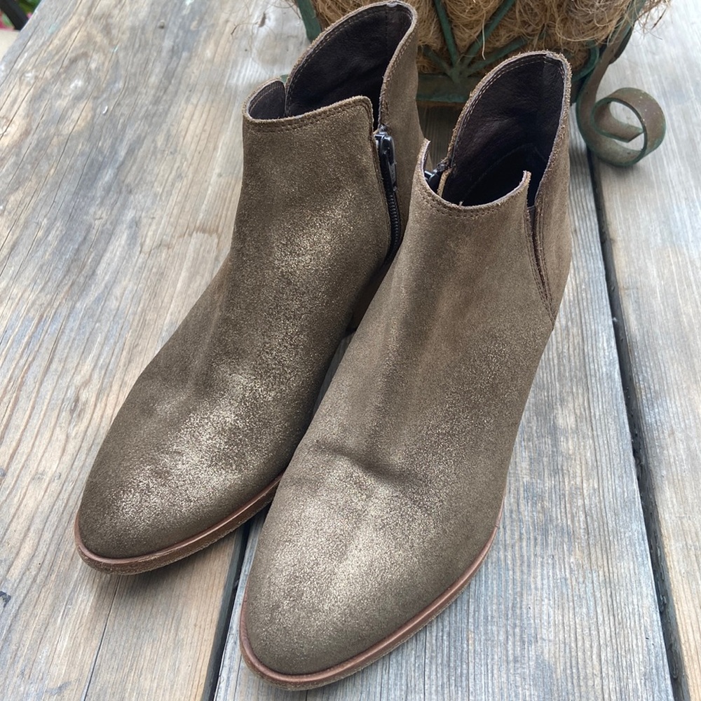 Garnet Hill booties, size 8